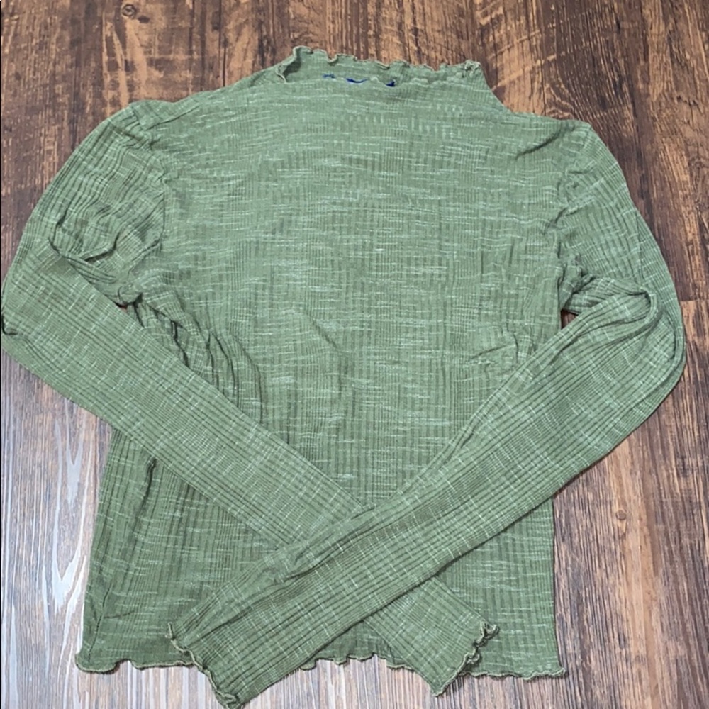 Lettuce Cut Turtle Neck